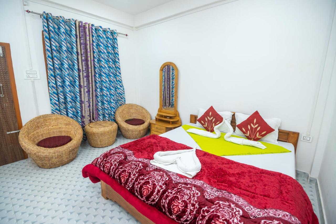 Jungle Star Mansion Hotell Kāziranga Exteriör bild